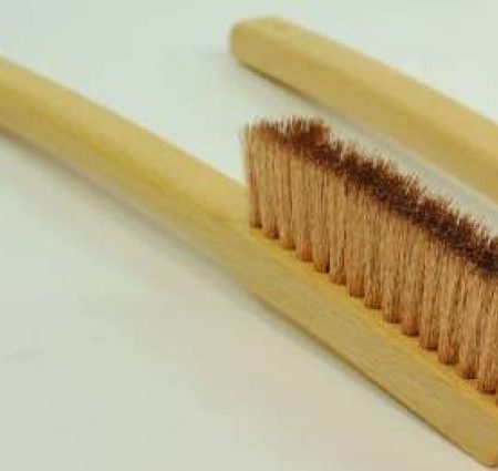 Brush with long handle and bronze wire 0,15 / 20mm